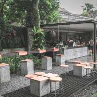 THIS KOPISOP IS BOTH A COFFEE SHOP AND A WORKING SPACE