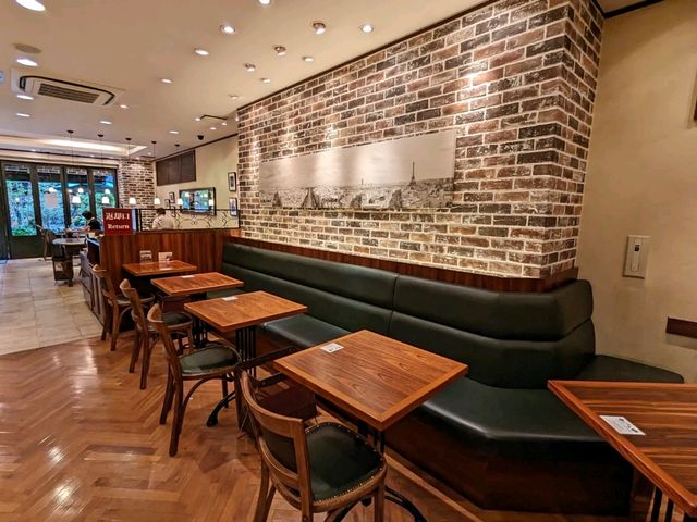日本京都-白年麵包烘焙老店：進進堂
