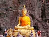ณ  ถ้ำเขาหลวง