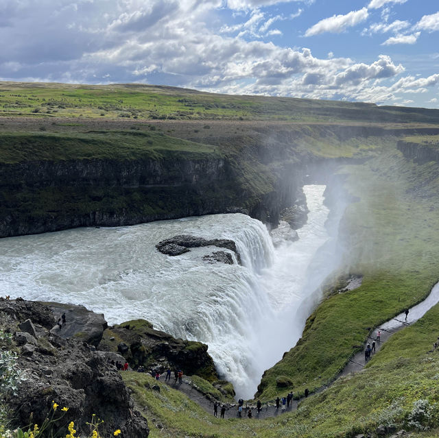 MUST GO: Majestic Gullfoss with rainbow