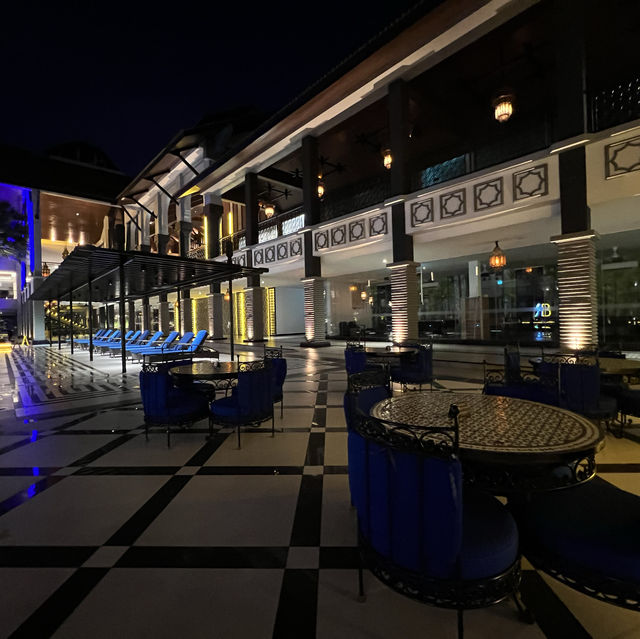 The hotel design is beautiful and worthy of its 5 star rating.
