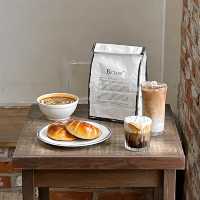 可愛い形の塩パンが食べれるカフェ"beton"🥐✨