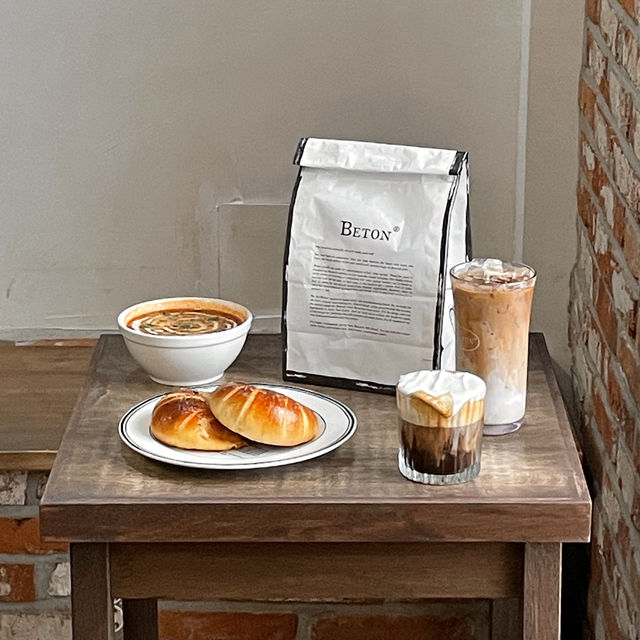 可愛い形の塩パンが食べれるカフェ"beton"🥐✨