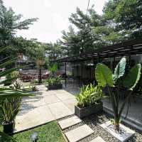 LOCA HOUSE CAFE & RESTO | A COZY COFFEE SPOT IN CENTRAL JAKARTA
