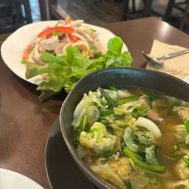 방콕의 쏨땀 맛집 Baan Somtum을 소개합니당👍