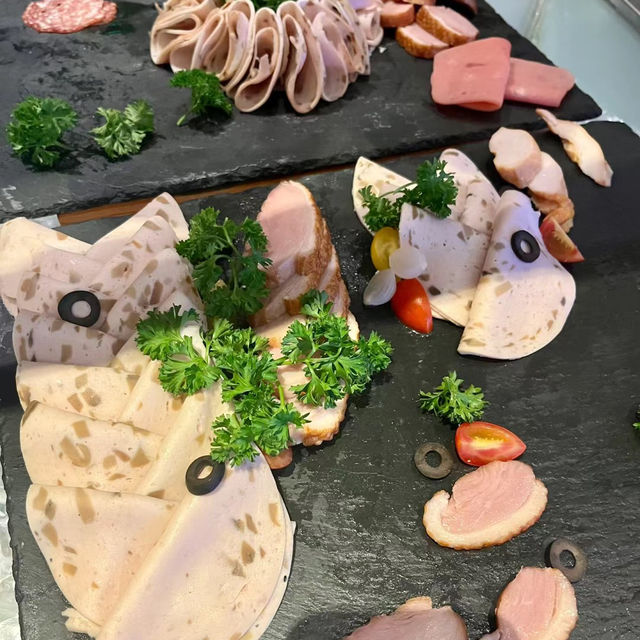 曼格海鮮自助西餐廳～優質美食與熱情周到的服務