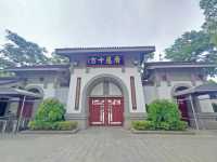 有着999尊佛像的万佛讲寺