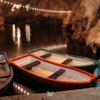 ไปเดินถ้ำ นั่งเรือชมหินงอกหินย้อย... ที่สปป.ลาวกัน