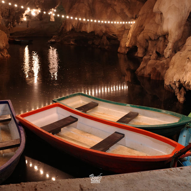 ไปเดินถ้ำ นั่งเรือชมหินงอกหินย้อย... ที่สปป.ลาวกัน