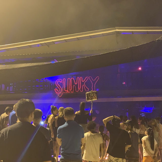 Phi Phi Island – Holiday Paradise with a Vibrant Nightlife