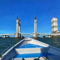 🇲🇾 Discover Terengganu’s Iconic Drawbridge on a Scenic Cruise