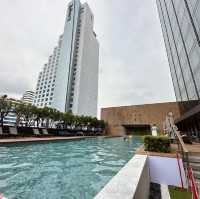 A Luxurious Oasis in Bangkok: Carlton Hotel's Infinity Pool