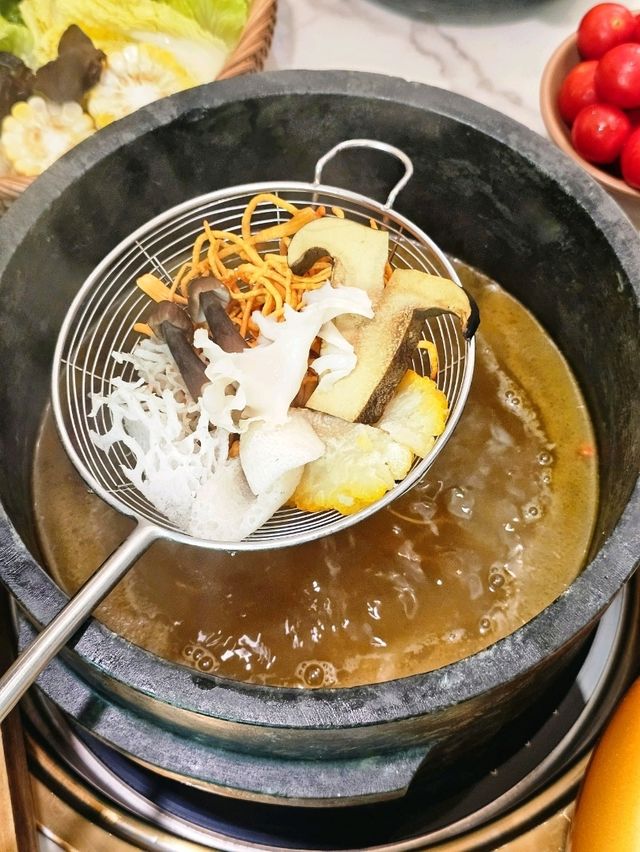 📍深圳必吃。養生火鍋🍲 錦煲·野生菌墨脫石鍋土雞
