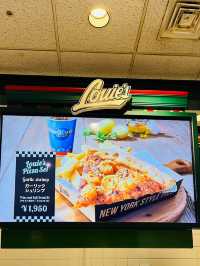 ร้านพิซซ่าใน USJ : Louie's N.Y. Pizza Parlor