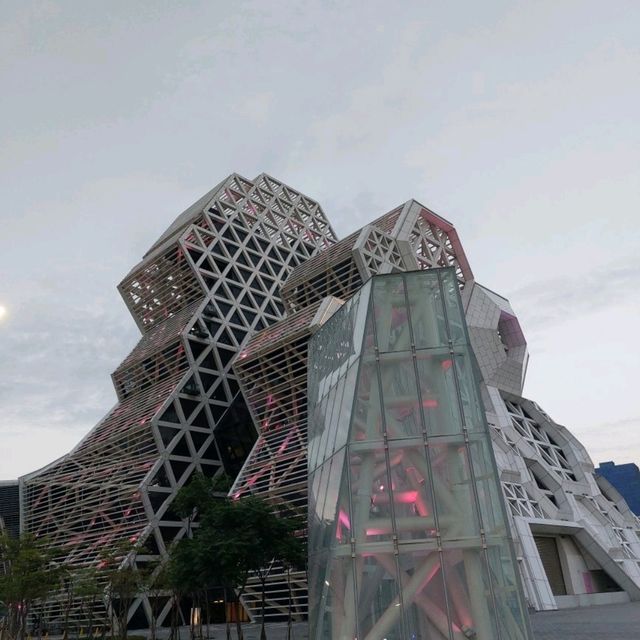 高雄大港橋的風景很美♡大港橋，駁二特區，流行音樂中心，哈瑪星鐵道文化園區，高雄港