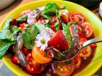 พามาร้านอาหารไทย  เป็น Comfort Dining Community