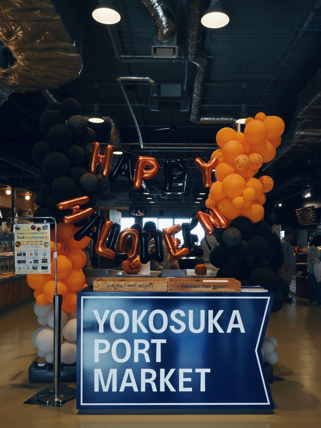 巨大な冷凍倉庫だっった空間を観光市場にリノベ！