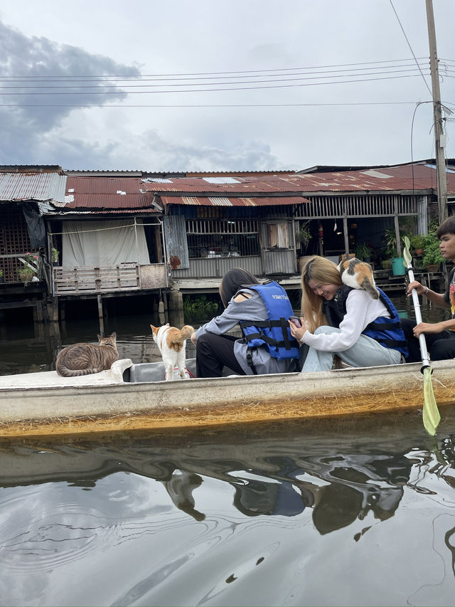 Bangkok's Hidden Gem💎 Sailing with CATS at Hua Takhe Old Market