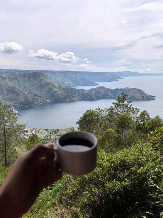Hotel with amazing view of Lake Toba 