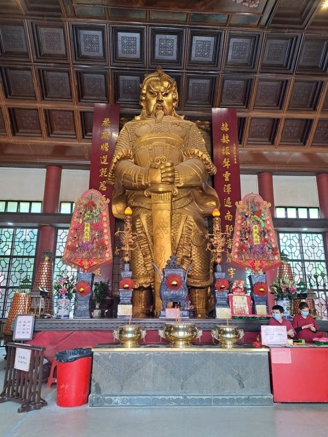【Sha Tin Che Kung Temple:香港】大きな車公像が祀られている寺院♪