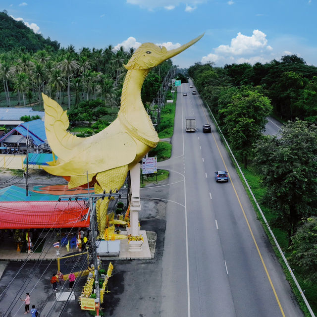 หงส์ยักษ์ วัดห้วยลึก จ.ประจวบคีรีขันธ์