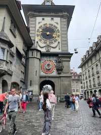 瑞士🇨🇭伯爾尼Bern｜愛因斯坦故居🏡超美中世紀建築🏰在大街上的熊公園🐻