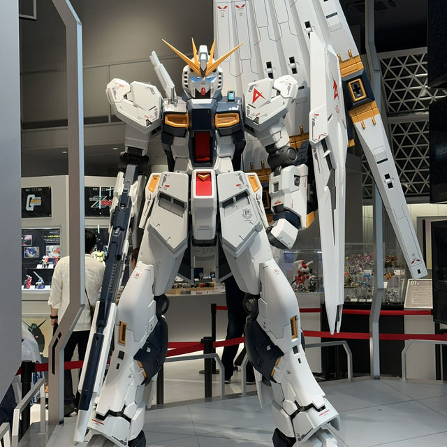 Gundam Heaven: My Gundam Shopping Adventure at LaLaport Fukuoka!