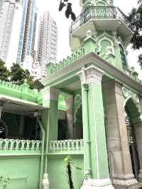 "探索香港古蹟之美：些利街清真寺 - 透視回教文化寶藏" 🕌📸🌟
