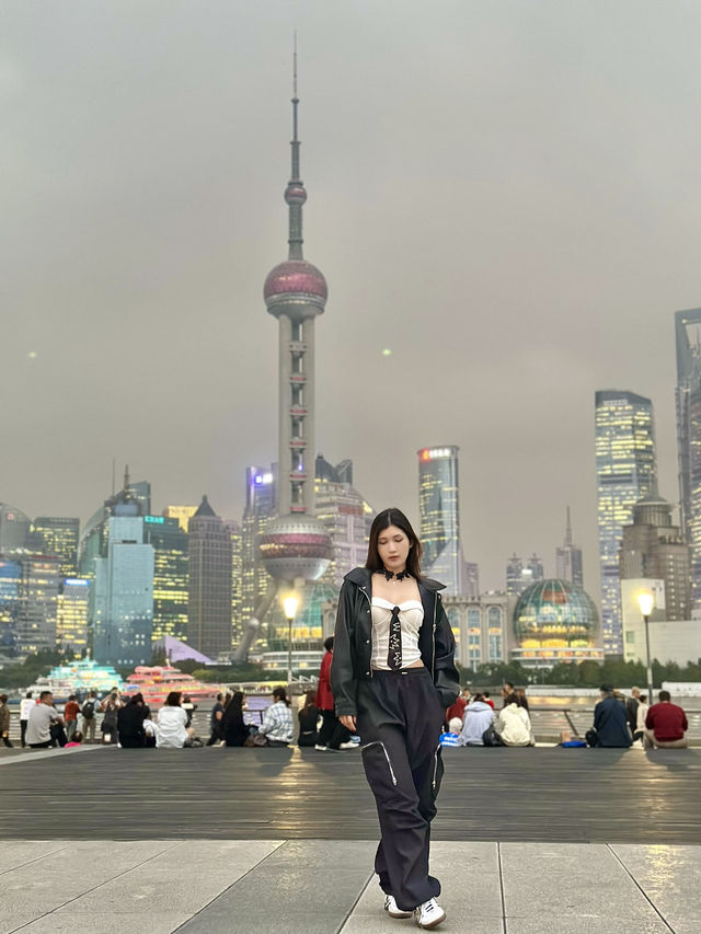 ถ่ายรูปเล่นชิล ๆ ที่ The Bund