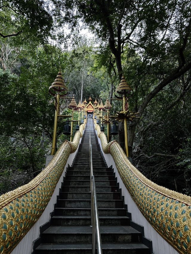 Wat Cha Am Khiri: A Hilltop Gem