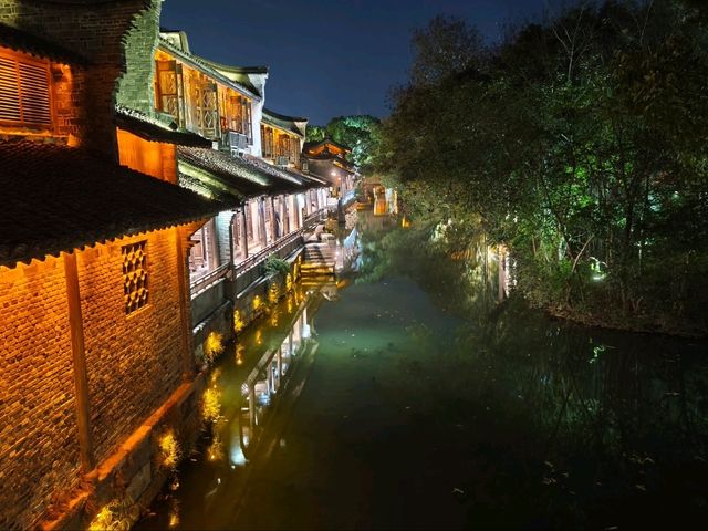 探索烏鎮西柵：中國最美水鄉古鎮的旅遊指南