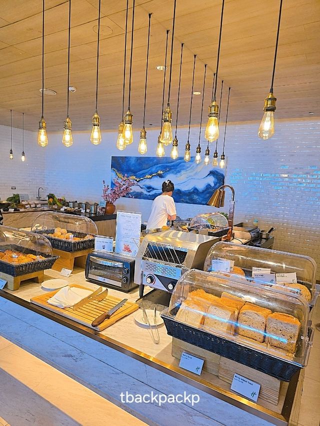 เราพักกันที่นี่ Holiday Inn & Suites Rayong City🏨