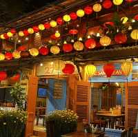 Stroll around the HoiAn ancient town and street shopping 