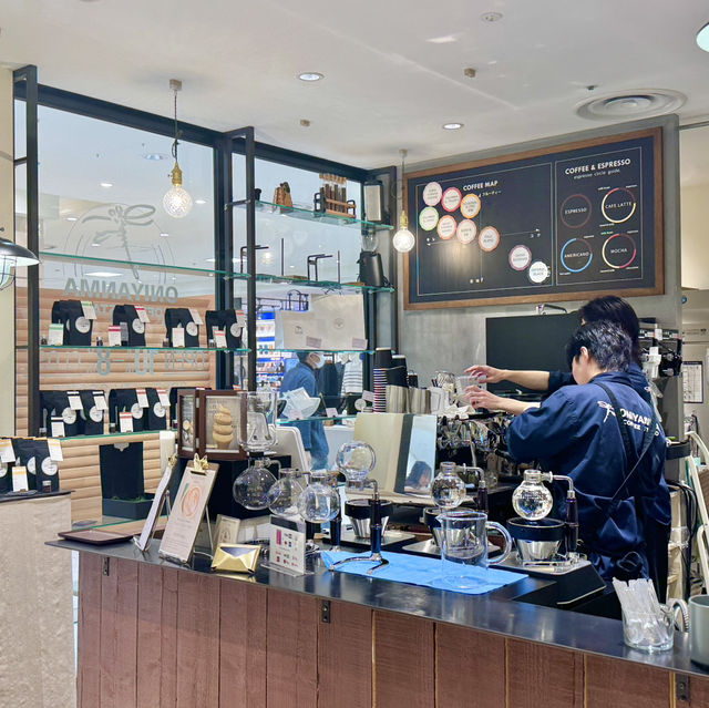 삿포로에서 에스프레소 커피 아이스크림과 라떼로 유명한 카페 - ONIYANMA COFFEE STAND