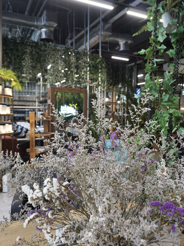 Secret Garden in the Heart of Orchard: A Hidden Oasis for Pampering and Cafe Hopping