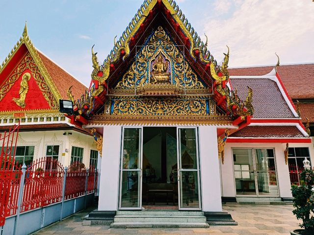 泰國曼谷市中心湄南河畔著名皇家寺廟景點：Wat Phlapphla Chai，適合打卡拍照📸冥想