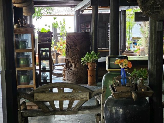 เรือนนมสด บางน้ำผึ้ง