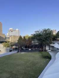 A Stroll Outside the National Taiwan Museum of Fine Arts