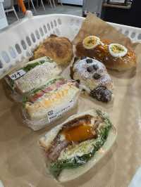 【福岡グルメ】焼きたてパンがたくさん並ぶ倉庫を改装した人気のベーカリー🍞