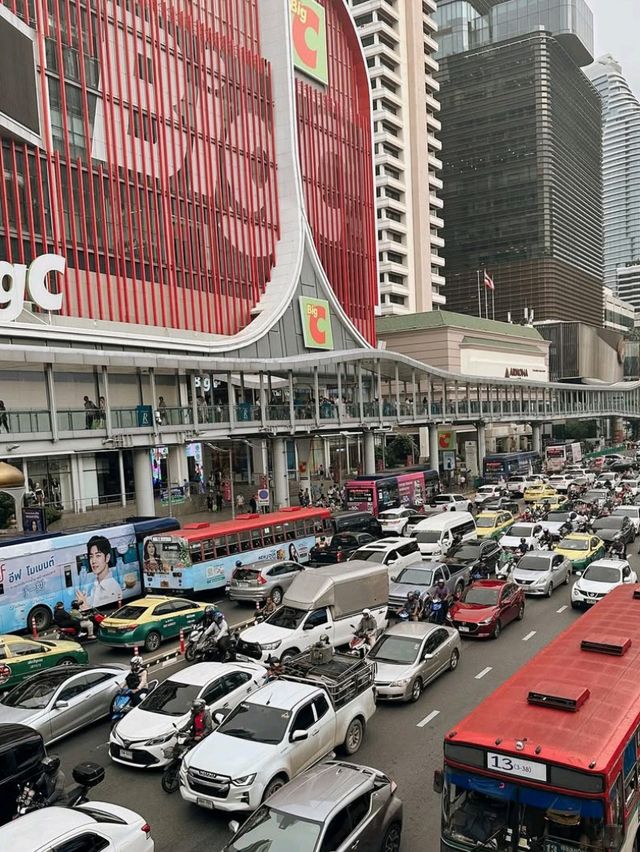 🏙️ Bangkok Bliss: The City That Never Rests! 🌆