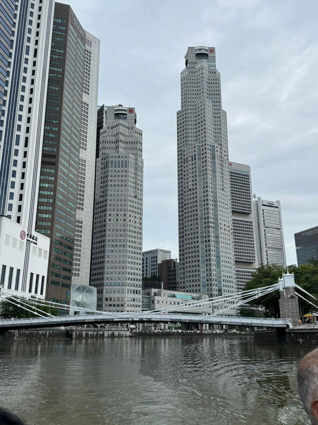“Singapore River Cruise: A Scenic Journey Through History and Culture”