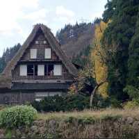 五箇山 (Gokayama, Toyama) – 静かな秘境に佇む合掌造りの里