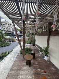 ชิลเบาๆ ในเมืองคอน @225 Old Town คาเฟ่น่านั่ง