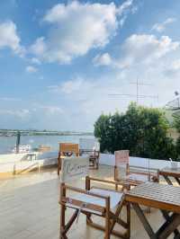 River Terrace Rooftop Bar&Cafe