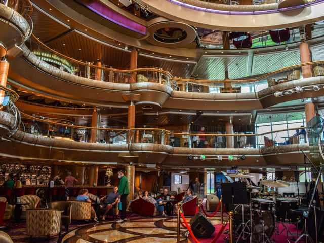 Grandeur of the Seas 🌟: The Perfect Solo Cruise Adventure – Big Fun, Cozy Vibes!