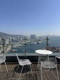 韓国🇰🇷釜山　海に囲まれた穴場の絶景カフェはここ♡