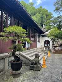 🌿 “도심 속에서 만나는 고요한 고전의 세계 – 상하이 예원 (豫园)”