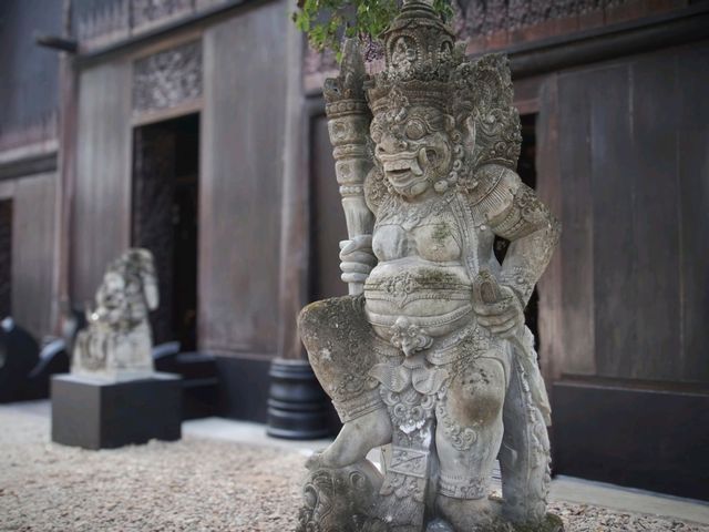 🌟 清萊奇幻文化探索：白廟、藍廟、黑廟與長頸族村全攻略