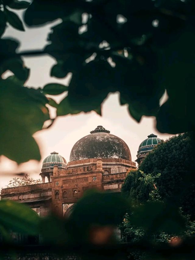 Discovering Isa Khan’s Tomb – A Hidden Mughal-Era Gem in Delhi