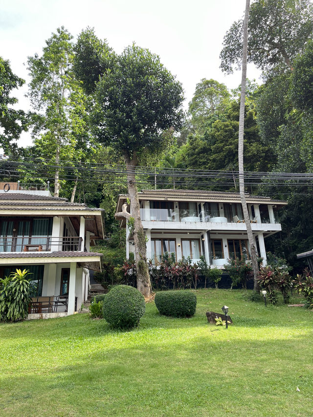Resolution  Koh Chang Pet Friendly Hotel !
